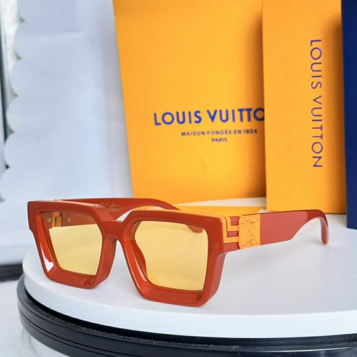 Picture of Louis Vuitton Sunglasses _SKUfw75841778fw